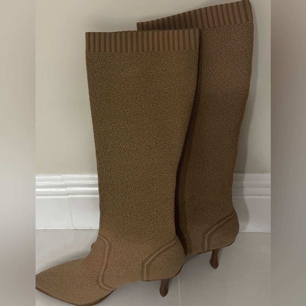 NWOB Cozy Island Knit Sock Boots Camel Pointed Toe Stiletto Heel Size 8 - Picture 12 of 14